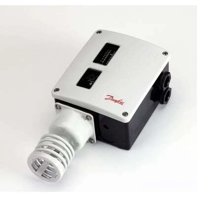 DANFOSS 017-515566 — Реле температуры RT для тяжелых условий эксплуатации, IP 66, T окружающей среды -50...70 °C, диапазон настройки уставки 10...45 °C 017-515566
