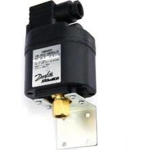 DANFOSS 061H3140 — Регулятор скорости вращения вентиляторов конденсатора XGE 4C, MWP 47 бар, хладагент R407C / R404A / R134a / R22, 10-25 бар 061H3140