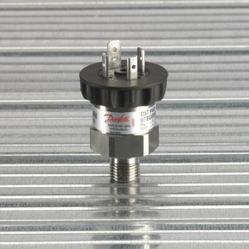 DANFOSS  078G5008 — Преобразователь (датчик) давления DST P40I, 0-10 бар, выходной сигнал 4-20 мА, присоединение по давлению G1/2, IP 65 