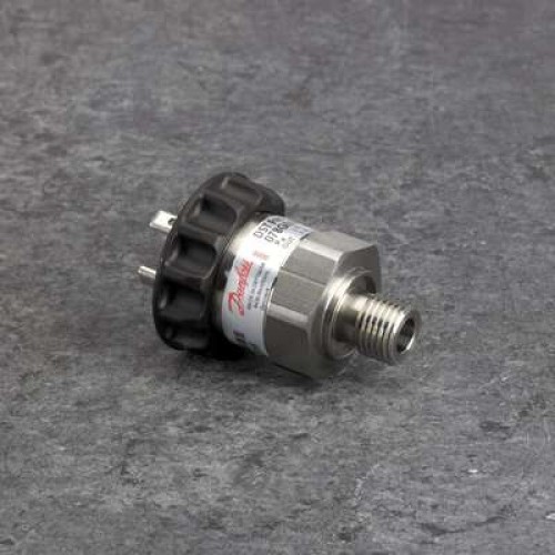DANFOSS  078G5008 — Преобразователь (датчик) давления DST P40I, 0-10 бар, выходной сигнал 4-20 мА, присоединение по давлению G1/2, IP 65 