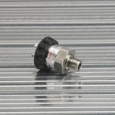 DANFOSS 078G5011 — Преобразователь (датчик) давления DST P40I, 0-100 бар, выходной сигнал 4-20 мА, присоединение по давлению G1/2, IP 65 078G5011 DANFOSS 078G5011 — Преобразователь (датчик) давления DST P40I, 0-100 бар, выходной сигнал 4-20 мА, присоединение по давлению G1/2, IP 65 078G5011